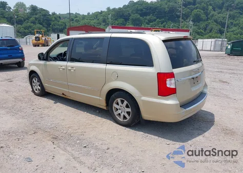 2011 Chrysler Town & Country Touring from USA, damaged, VIN 2A4RR5DG7BR746496